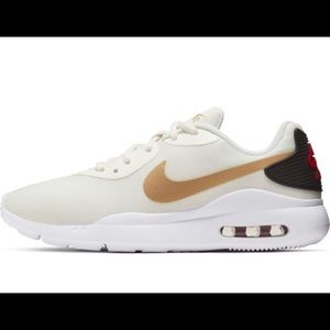 Nike air max oketo, Sail/metallic gold-gym red